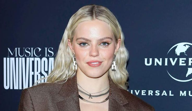 reneé rapp height