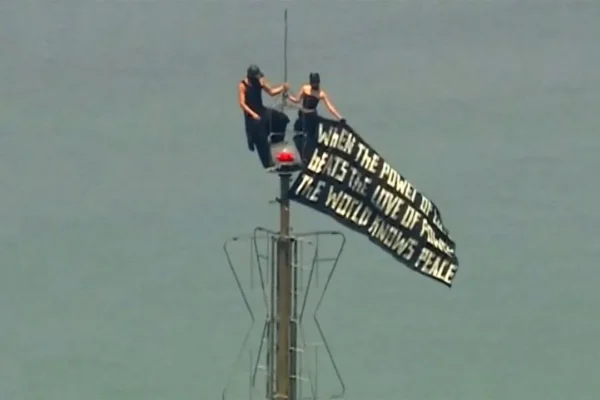 who climbed the empire state building