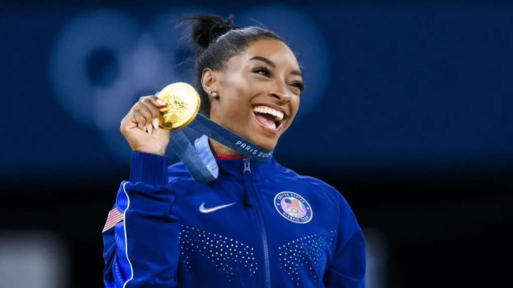 simone biles height