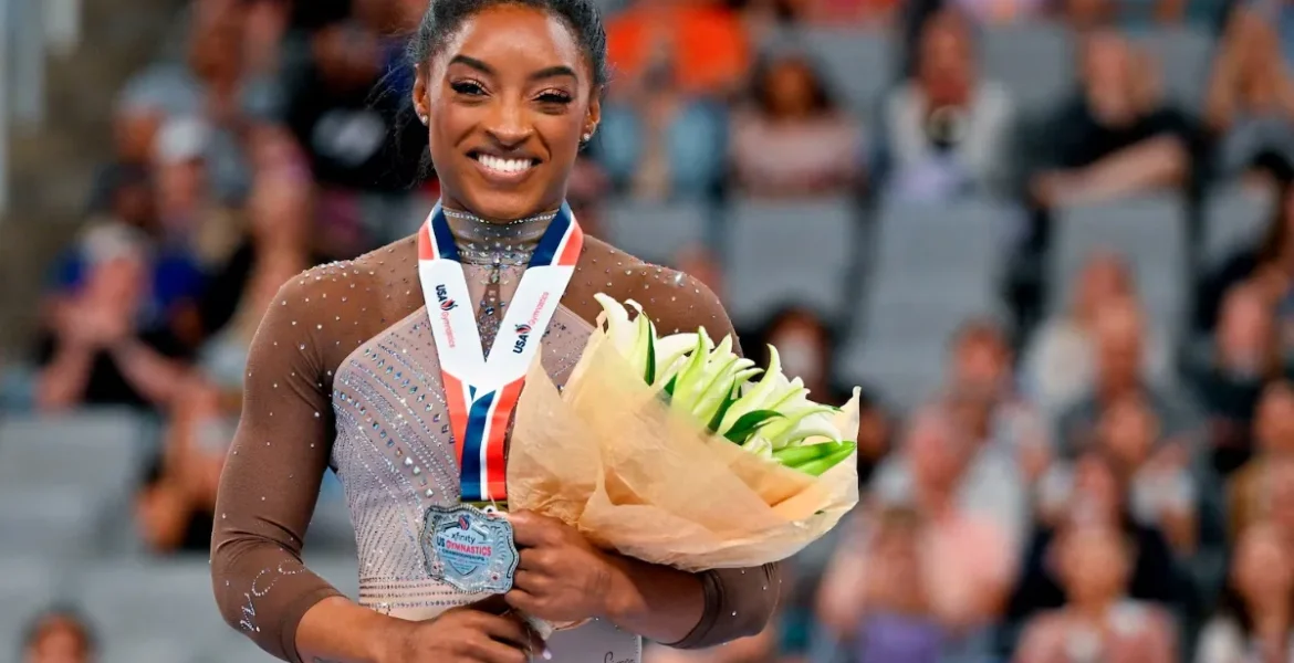 simone biles height