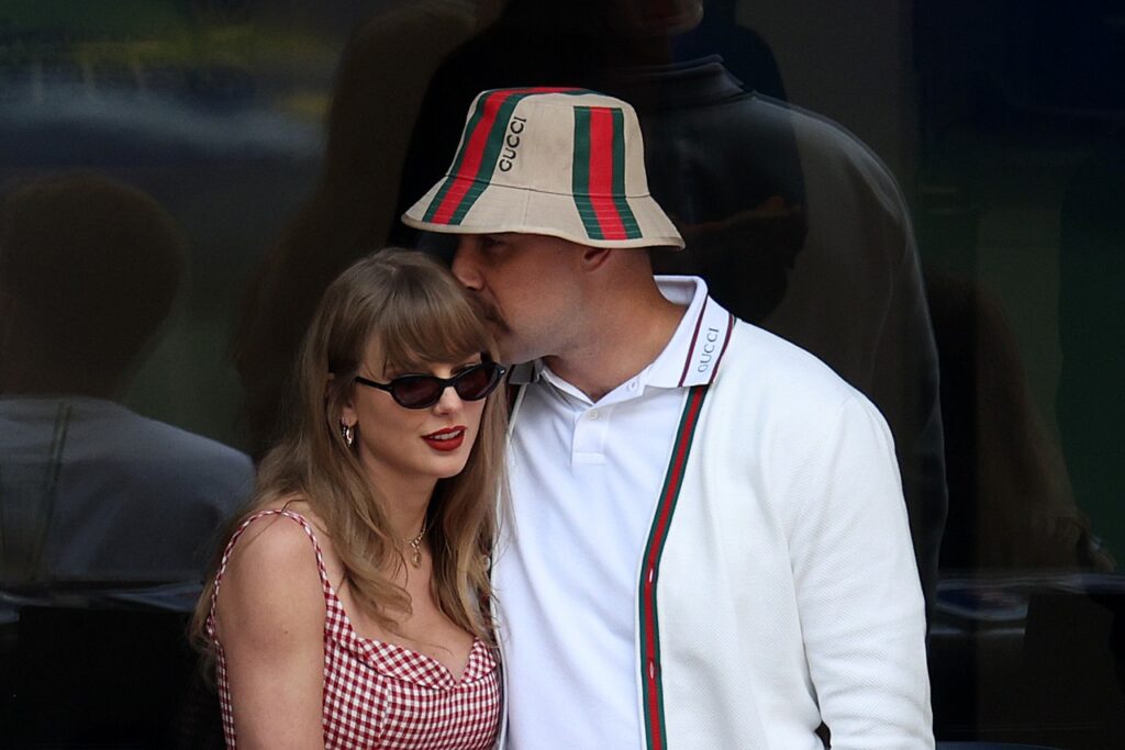 taylor swift engagement ring taylor swift engagement ring