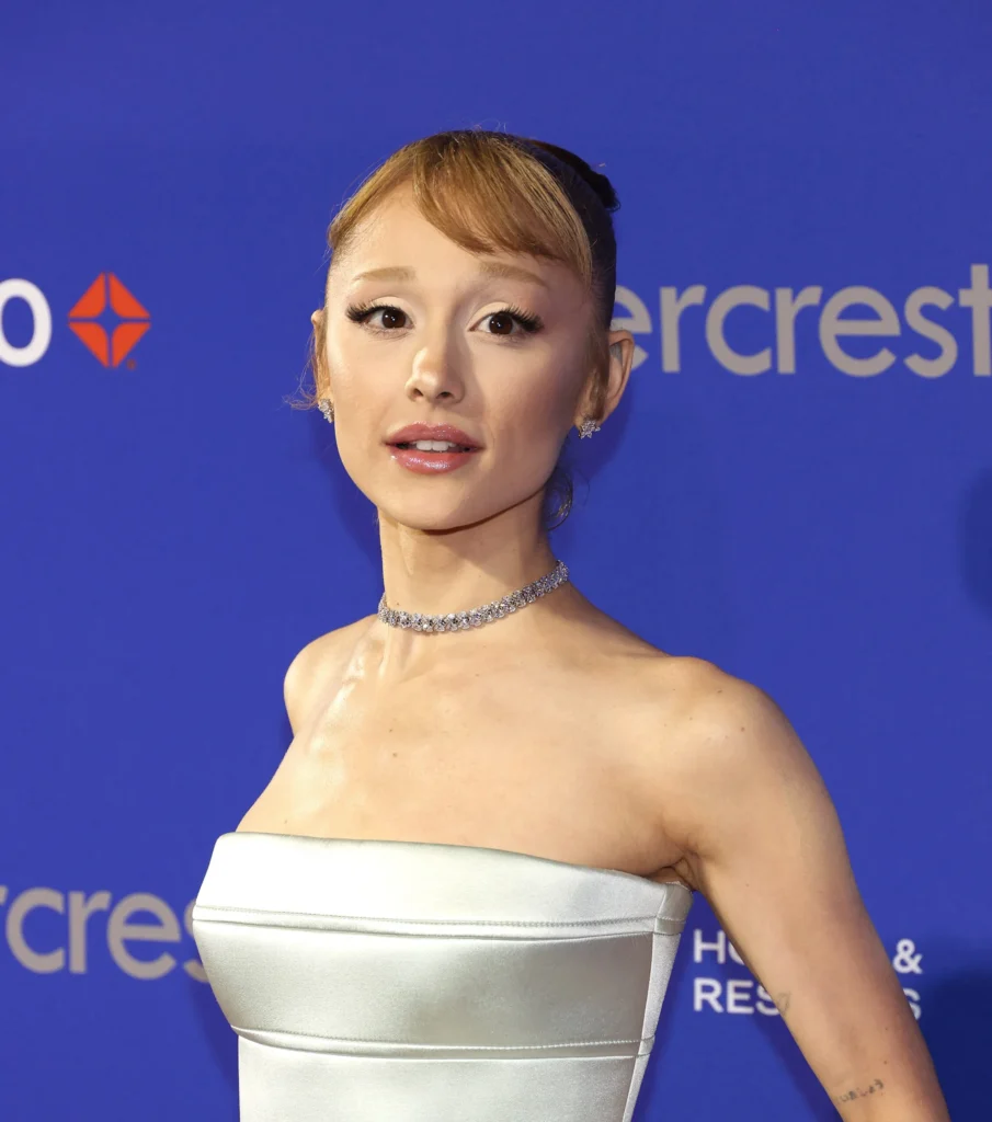 ariana grande weight