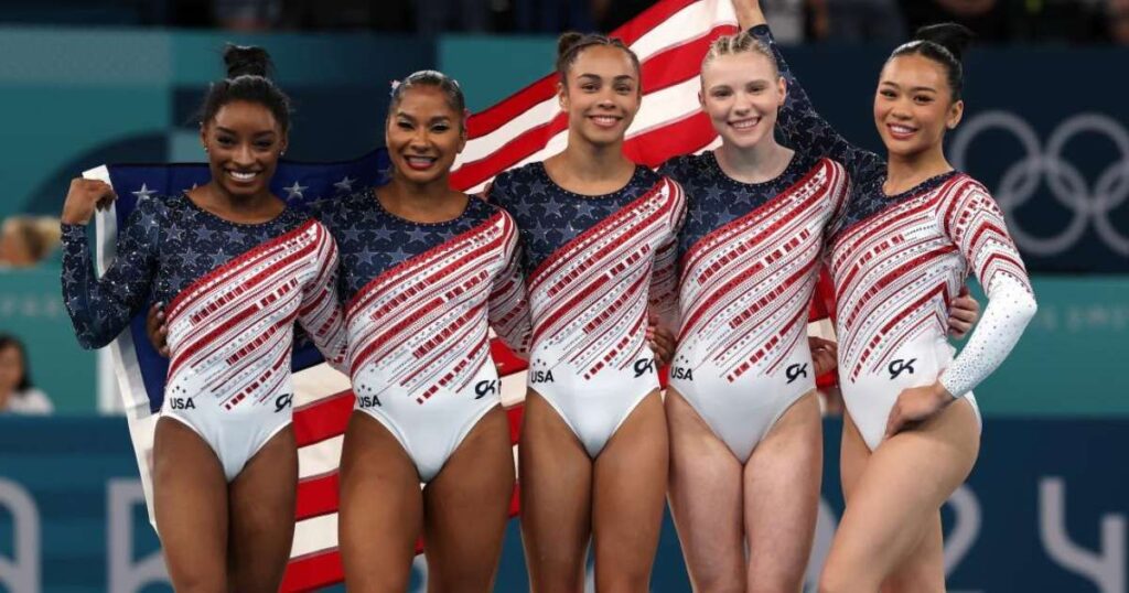 simone biles height