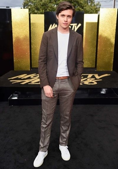 nick robinson height