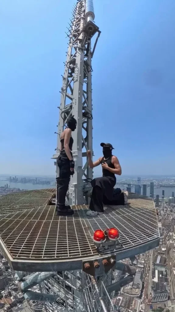 who climbed the empire state building