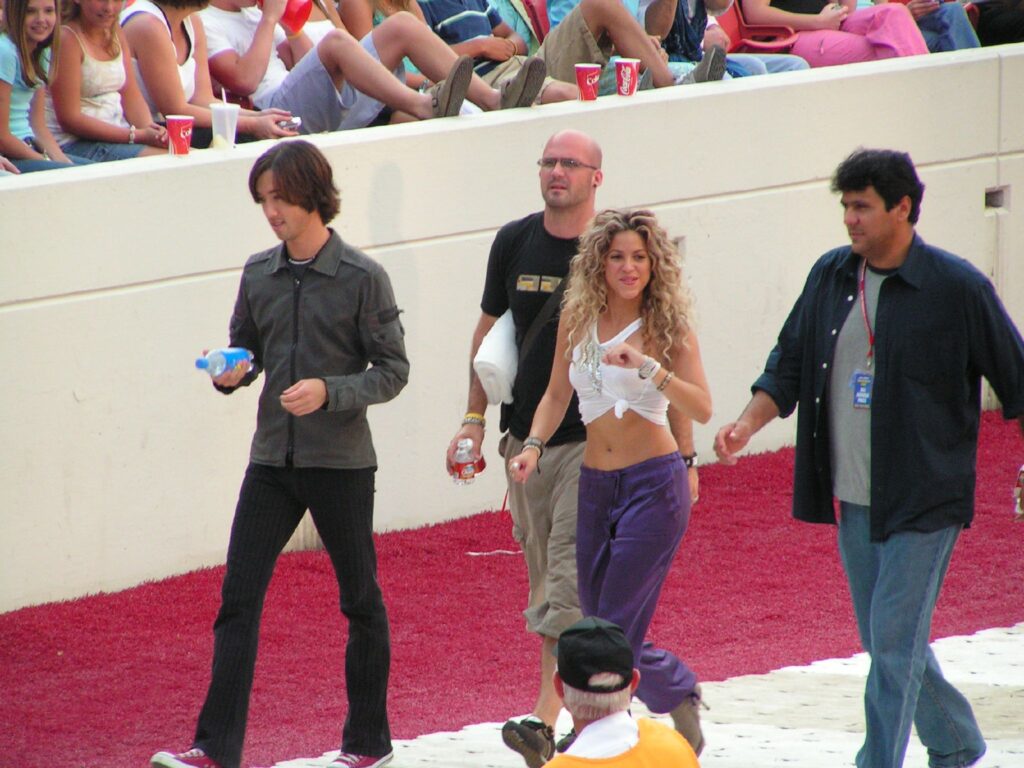 shakira height