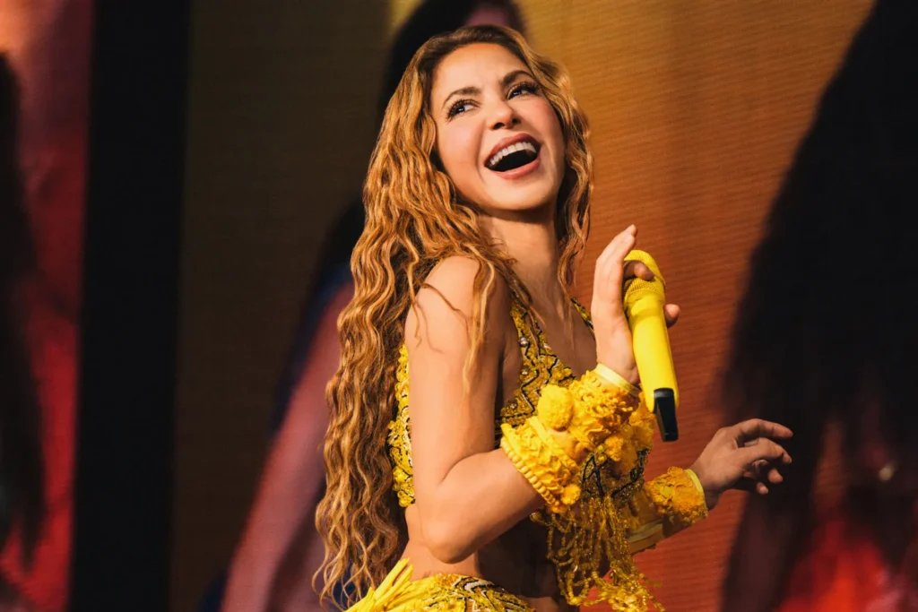 shakira height